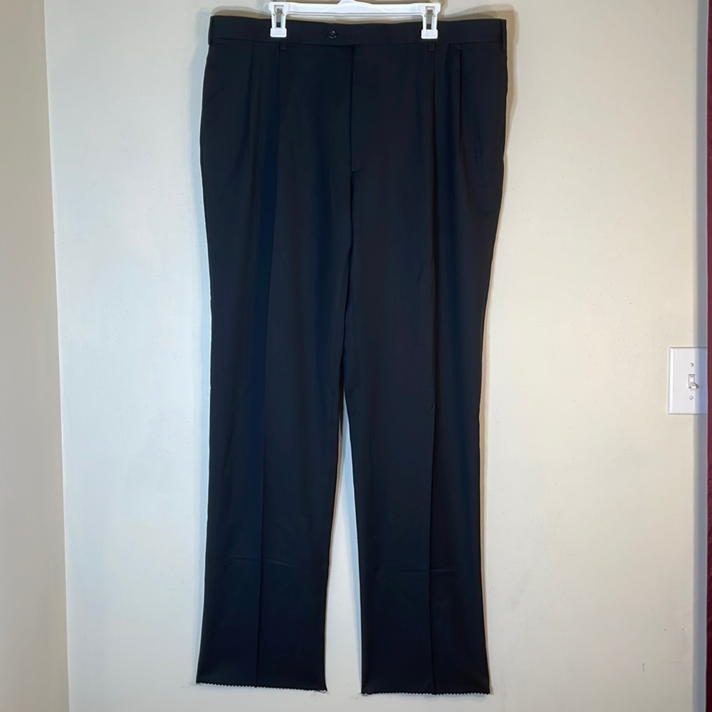 NWT. Jos A Bank Executive Collection 42R 100% Wool Gabardine Pleat Dress Pants.